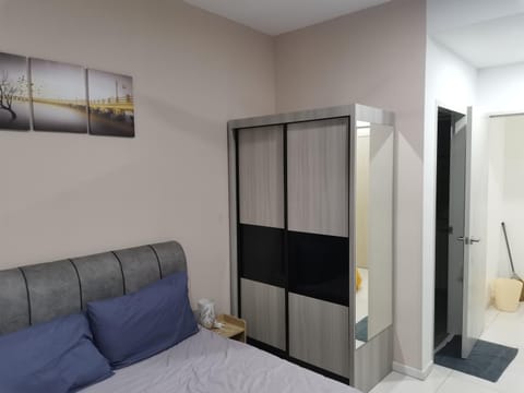Bed, Living room, Photo of the whole room, Bedroom, wardrobe