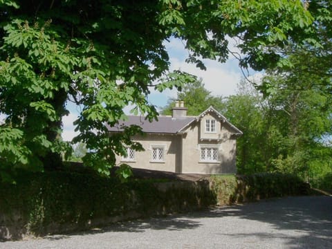 Property building, Facade/entrance, Day, Summer, Garden, Other, On site, Garden view