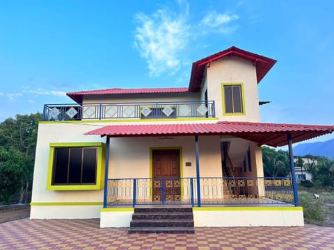 Property building, Day