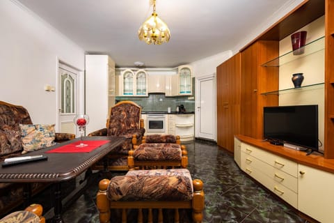 Kitchen or kitchenette, Living room