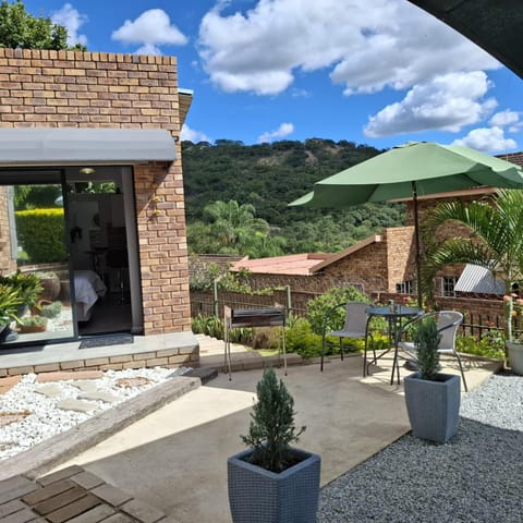 Facade/entrance, BBQ facilities, Garden, Balcony/Terrace