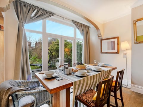 Living room, Other, Seating area, Dining area