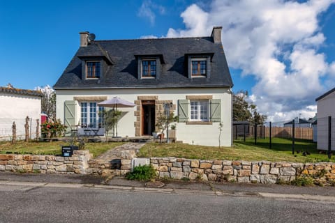 Typenhir House in Finistere
