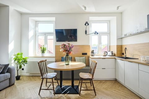 Kitchen or kitchenette, Living room, stove