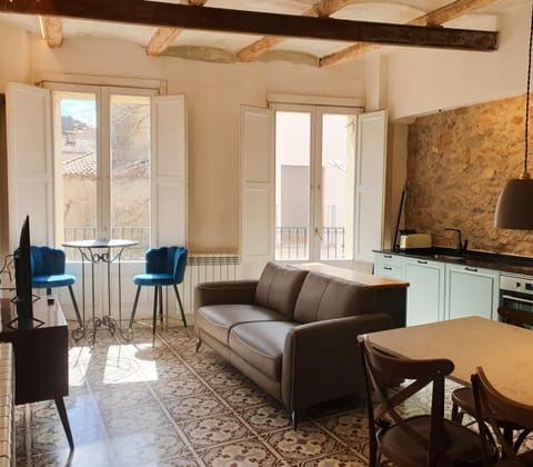 TV and multimedia, Coffee/tea facilities, View (from property/room), Living room, Dining area, dishwasher, pet friendly, toaster, kitchen