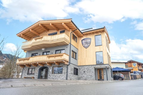 Property building, Day, Location