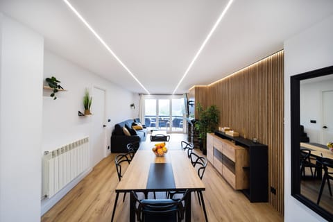 Nearby landmark, Communal lounge/ TV room, Spring, Day, Night, Natural landscape, Winter, Summer, Skiing, TV and multimedia, Living room, Spa and wellness centre/facilities, Seating area, Autumn, Mountain view, Location, Sunset, Parking