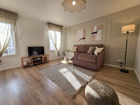 Communal lounge/ TV room, TV and multimedia, Living room, Seating area