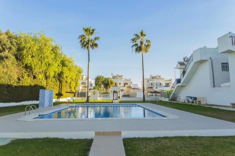 Day, Swimming pool