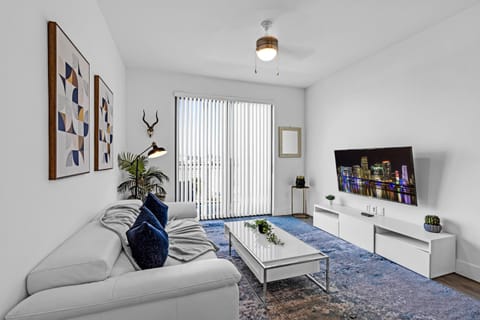 Amazing 2 Bedroom Unit In Doral Miami With Free Parking Apartment in Doral