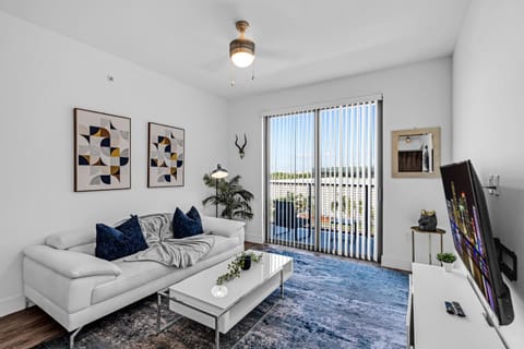 Amazing 2 Bedroom Unit In Doral Miami With Free Parking Apartment in Doral