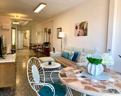 Centrally-Located, Spacious Flat at Historic Centre & short walk to Beach Apartment in Alicante