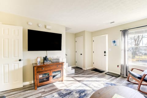 Bowling Green Townhome 4 Mi to Lost River Cave! House in Bowling Green