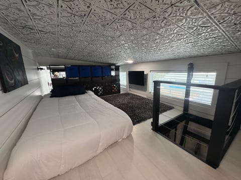 Pet Friendly, Modern Tiny Home in Vibrant Clermont! Villa in Groveland