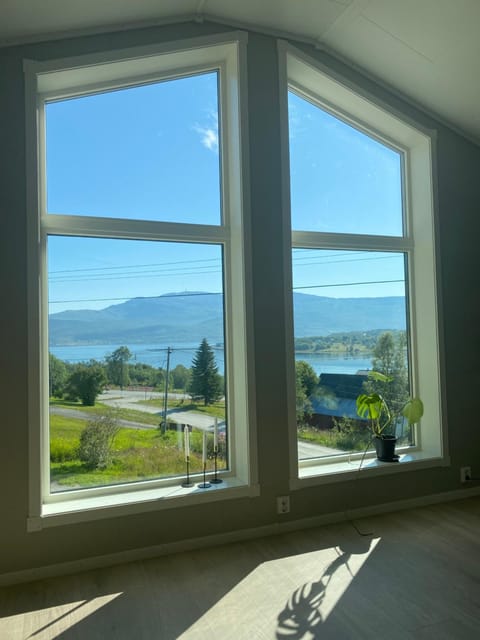 Arctic Comfort Senja Apartment in Nordland, Norway