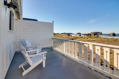 Beachfront Bandon Vacation Rental with Ocean View! House in Oregon