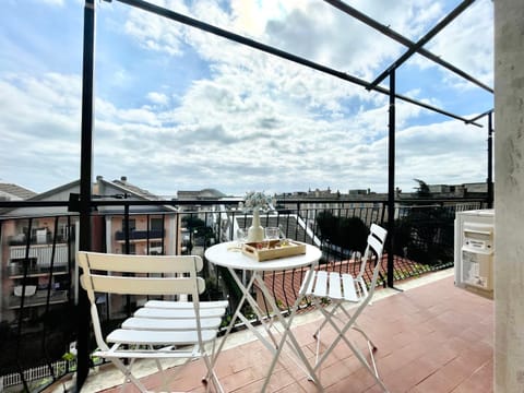 Patio, View (from property/room), Balcony/Terrace, Seating area, Dining area, Sea view