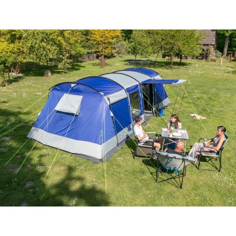 Natural landscape, Garden, Garden view, group of guests