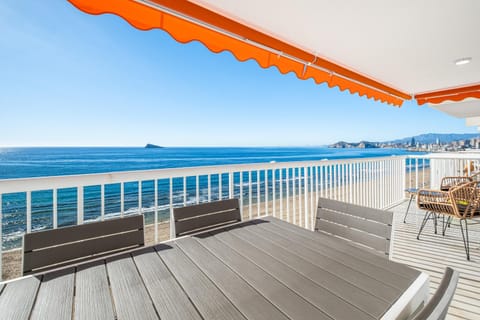 Day, Natural landscape, View (from property/room), Balcony/Terrace, Living room, Dining area, Sea view