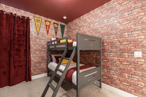 EC355 - The Themepark Palace with Home Theater at Encore House in Bay Lake