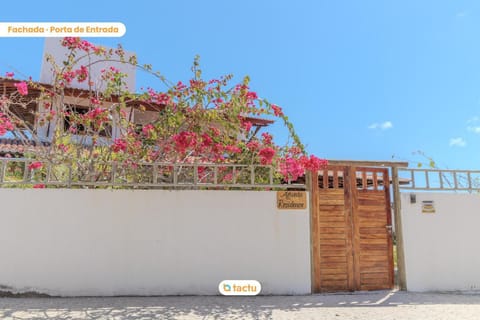 Facade/entrance, Off site