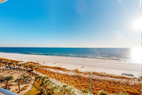 Summit Beach Resort, Unit 704 House in Upper Grand Lagoon