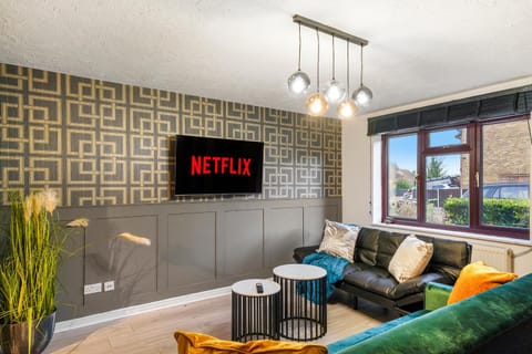 Communal lounge/ TV room, Living room, Seating area