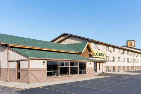 Property building, Day, On site, Time of day