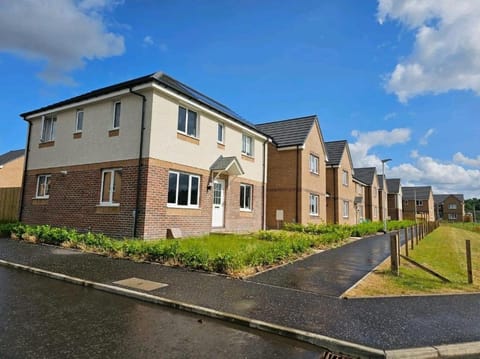 Darnley southside room in a private home 61 Leggastston Road Vacation rental in Glasgow