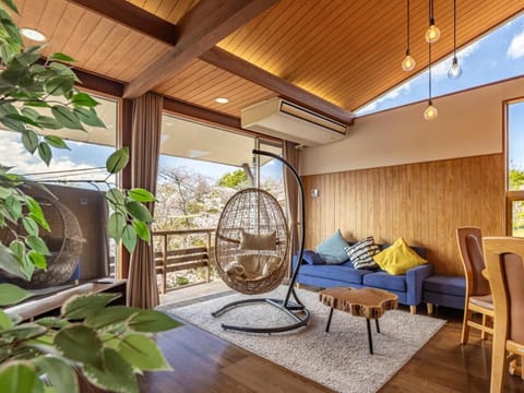 Living room, Diving