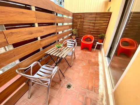 Apartamento de 3 habitaciones en Sants a 2`del metro Badal P9 Apartment in L'Hospitalet de Llobregat