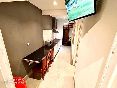 Apartamento de 3 habitaciones en Sants a 2`del metro Badal P9 Apartment in L'Hospitalet de Llobregat