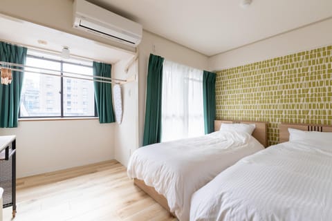 Bed, Photo of the whole room, Bedroom, air conditioner