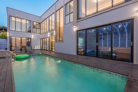 Swimming pool