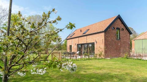 Hello Zeeland - Vakantiewoning Hoeve De Lente House in Zeeland, Netherlands
