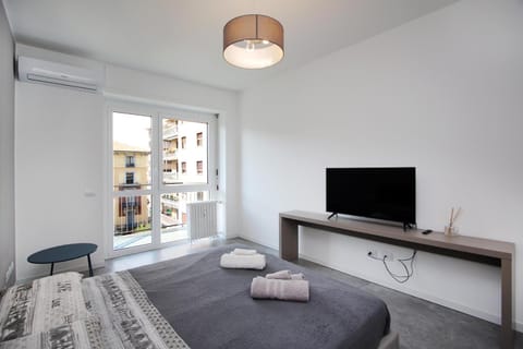Communal lounge/ TV room, Bed, TV and multimedia, Photo of the whole room, Evening entertainment, Bedroom, towels