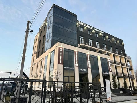 Property building, Location
