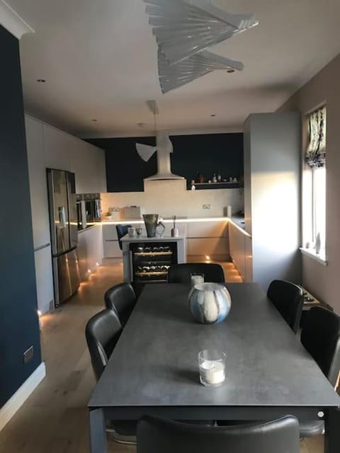 Ultra Stylish furnished Home in Edinburgh House in Edinburgh