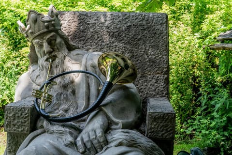 Nearby landmark, Garden