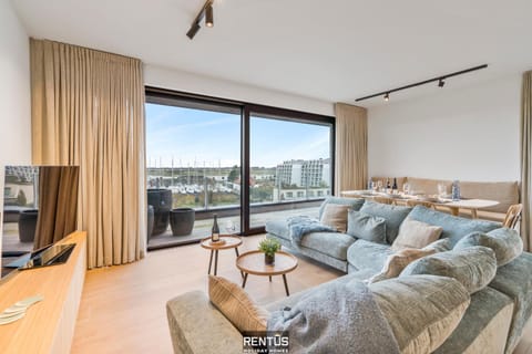 View (from property/room), Balcony/Terrace, Living room, Seating area
