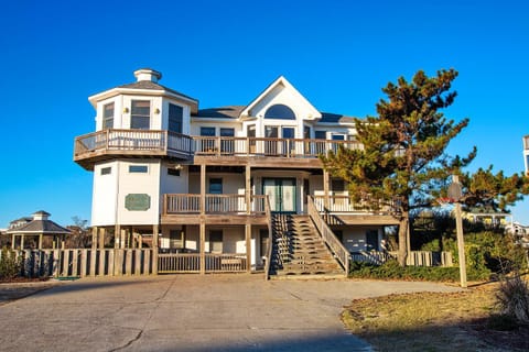 Semi-Oceanfront, Private Pool, Ocean Views, Close to beach! WL808, Beach Dreams House in Corolla