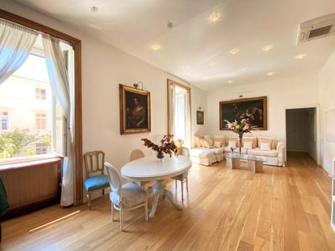 ART ATELIER VITELLESCHI Apartment in Rome
