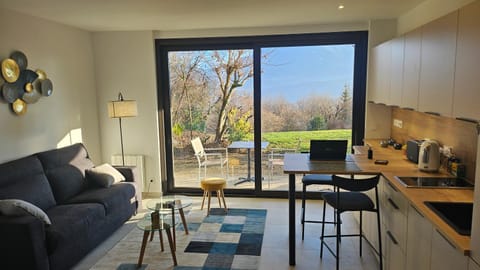 Living room, Seating area, kitchen