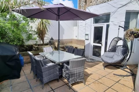 Patio, Balcony/Terrace, Seating area, Garden view