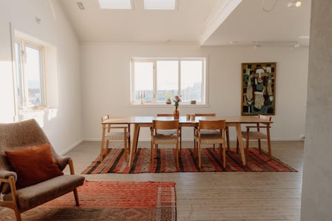 Living room, Seating area, Dining area