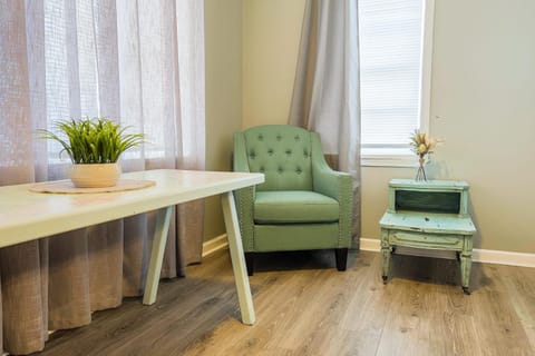 Large 6BR, 6 Bath in the city of Niagara Falls House in Niagara Falls