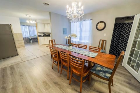 Spacious 3BR 3 Bath close to Niagara Falls Apartment in Niagara Falls