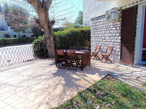M084 - Marcelli, trilocale con giardino a 100 m. dal mare al Residence MareVerde Apartment in Marcelli