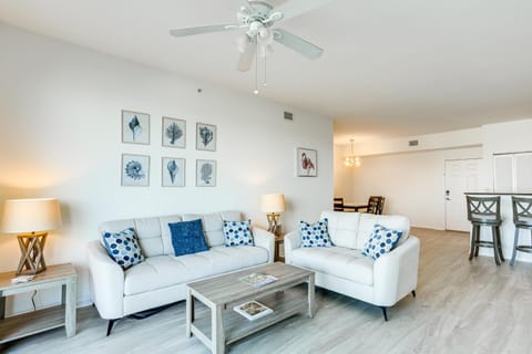 Lantana Condo with Balcony 11 Mi to Palm Beach! Apartment in Lantana