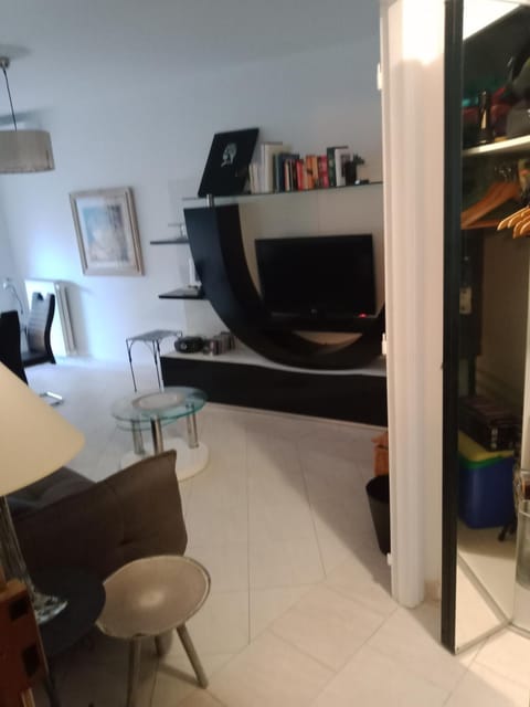APPARTEMENT AU CALME Apartment in Menton
